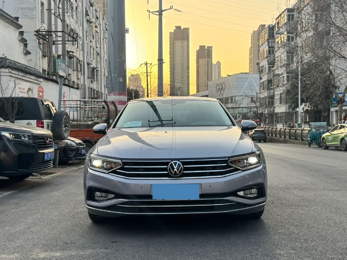 2020 Volkswagen Magotan 2.0T 186HP L4 7DCT,autocango,china used car exporter,china ev exporter,chinese used car exporter,chinese used ev exporter