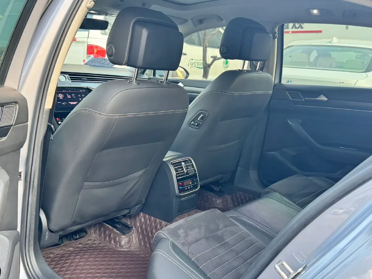 2020 Volkswagen Magotan 2.0T 186HP L4 7DCT,autocango,china used car exporter,china ev exporter,chinese used car exporter,chinese used ev exporter