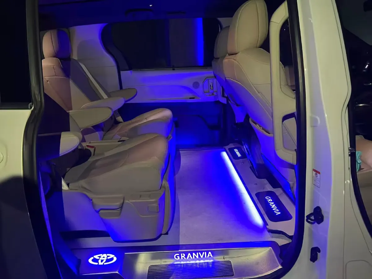 2024 Toyota Granvia 2.5L 189HP L4 E-CVT Hybrid,autocango,china used car exporter,china ev exporter,chinese used car exporter,chinese used ev exporter