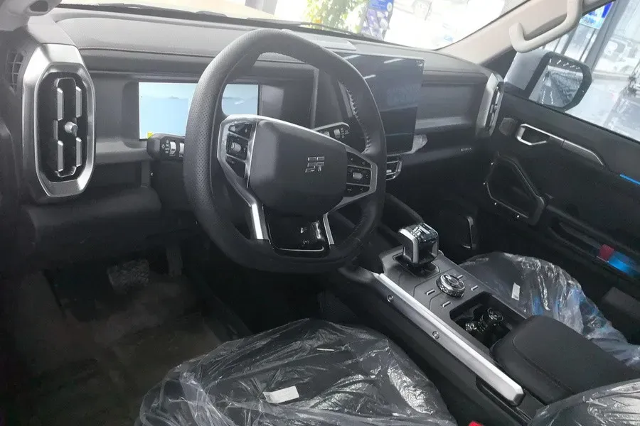 2025 Jetour Traveller 1.5T 184HP L4 7DCT,autocango,china used car exporter,china ev exporter,chinese used car exporter,chinese used ev exporter