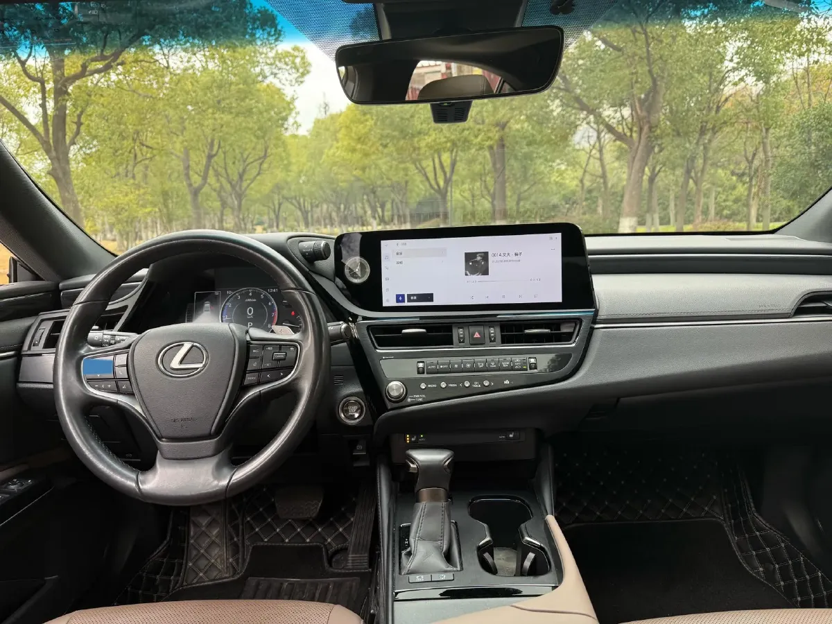 2023 Lexus ES 2.0L 173HP L4 CVT,autocango,china used car exporter,china ev exporter,chinese used car exporter,chinese used ev exporter