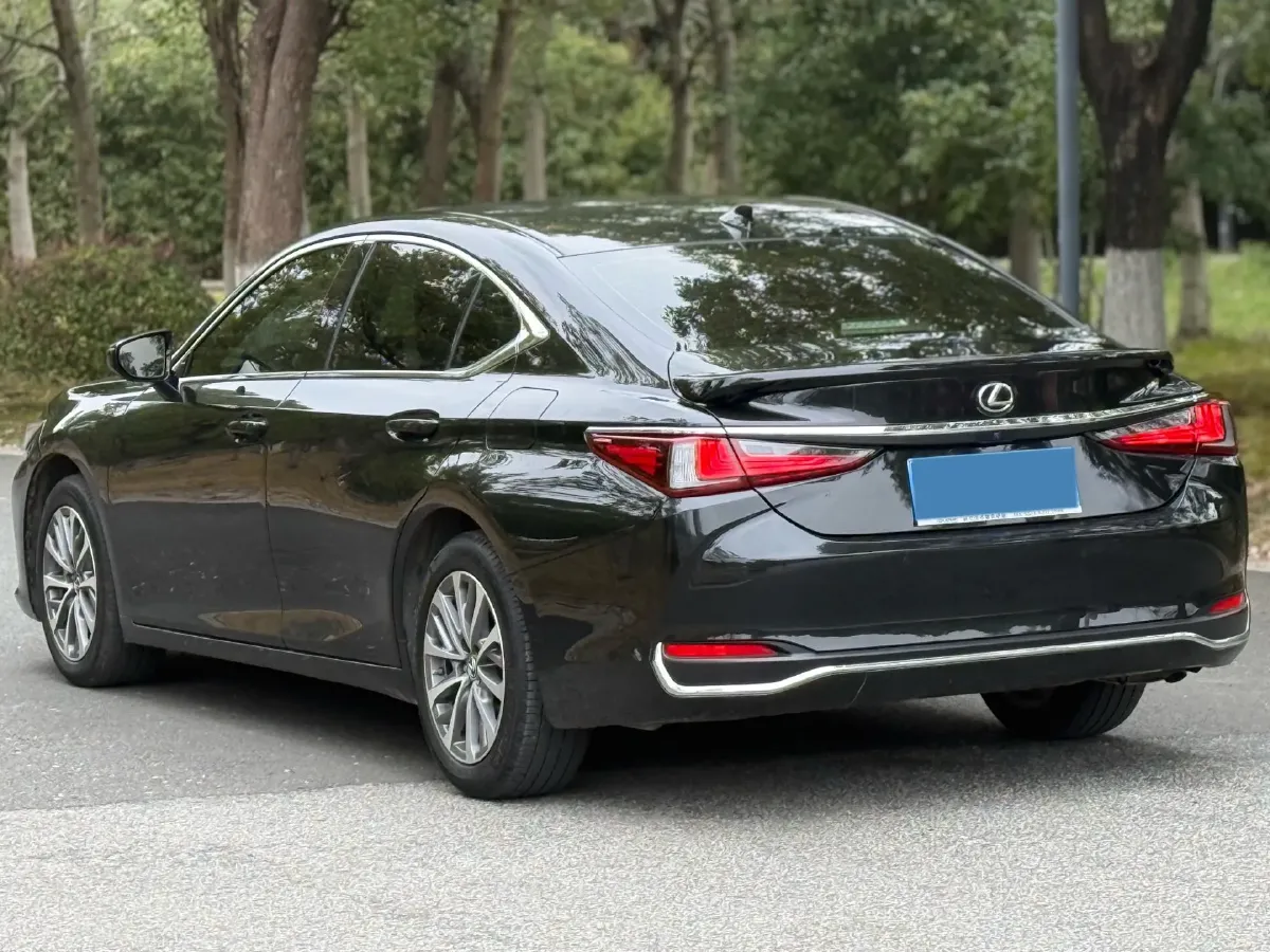 2023 Lexus ES 2.0L 173HP L4 CVT,autocango,china used car exporter,china ev exporter,chinese used car exporter,chinese used ev exporter