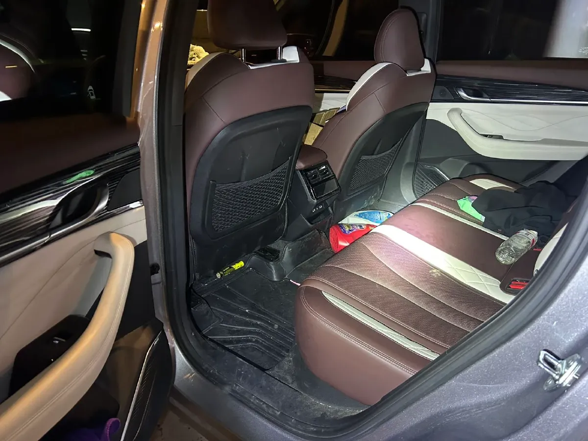 2021 Geely Monjaro 2.0T 218HP L4 7DCT,autocango,china used car exporter,china ev exporter,chinese used car exporter,chinese used ev exporter