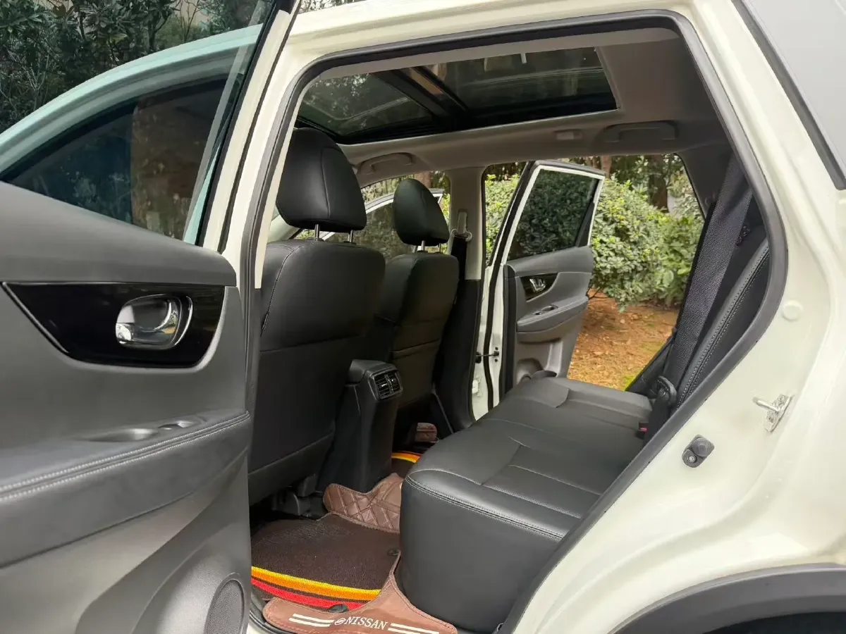 2023 Nissan X-Trail 2.0L 151HP L4 CVT,autocango,china used car exporter,china ev exporter,chinese used car exporter,chinese used ev exporter