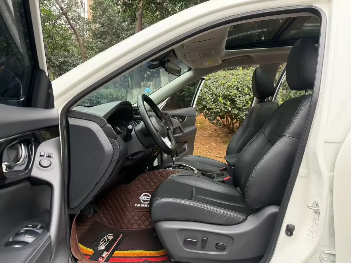 2023 Nissan X-Trail 2.0L 151HP L4 CVT,autocango,china used car exporter,china ev exporter,chinese used car exporter,chinese used ev exporter