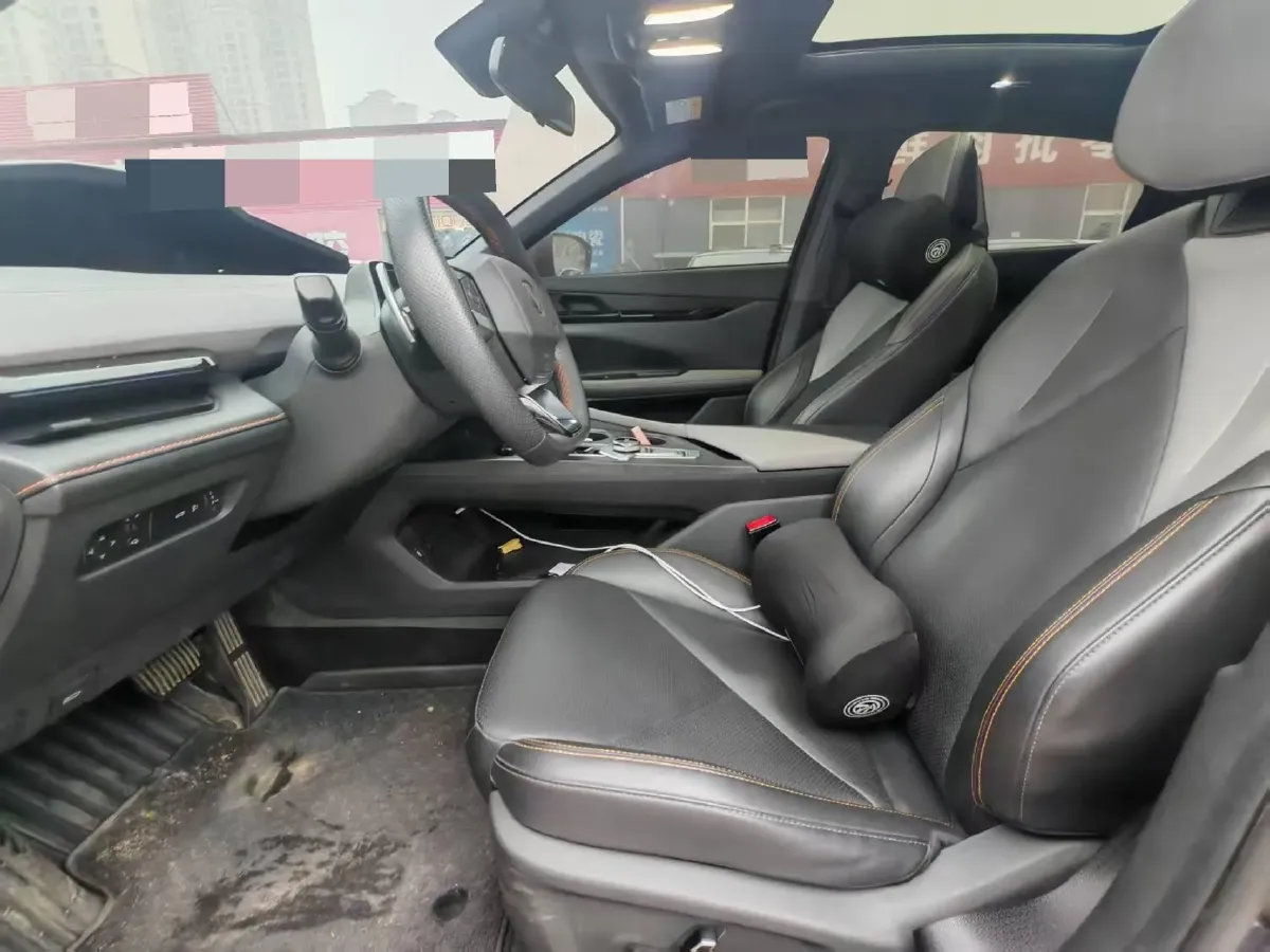 2022 ChangAn UNI-V 1.5T 188HP L4 7DCT,autocango,china used car exporter,china ev exporter,chinese used car exporter,chinese used ev exporter