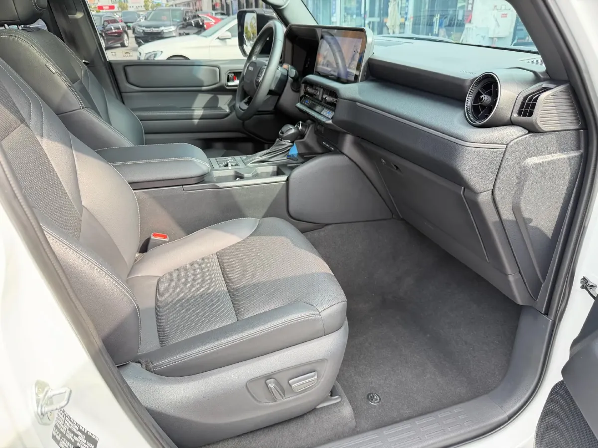 2024 Toyota Land Cruiser Prado 2.4T 282HP L4 8AT Hybrid,autocango,china used car exporter,china ev exporter,chinese used car exporter,chinese used ev exporter