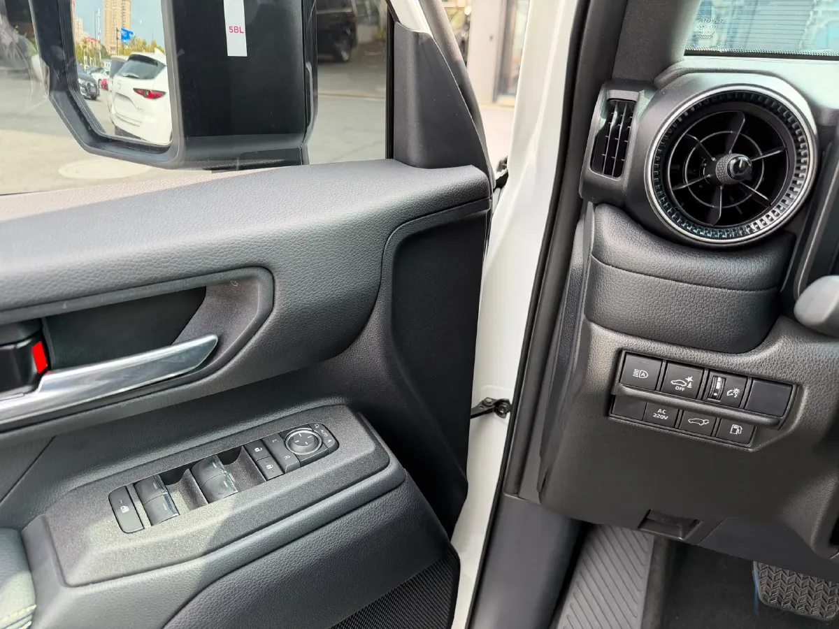 2024 Toyota Land Cruiser Prado 2.4T 282HP L4 8AT Hybrid,autocango,china used car exporter,china ev exporter,chinese used car exporter,chinese used ev exporter