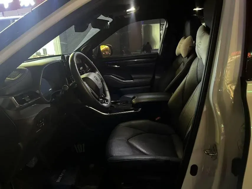 2022 Toyota Crown Kluger 2.5L 192HP L4 E-CVT Hybrid,autocango,china used car exporter,china ev exporter,chinese used car exporter,chinese used ev exporter