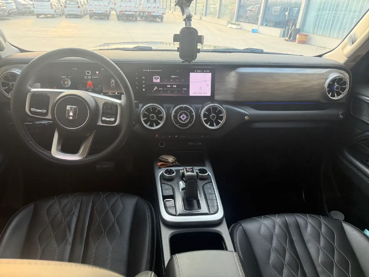 2024 Tank 300 2.0T 227HP L4 8AT,autocango,china used car exporter,china ev exporter,chinese used car exporter,chinese used ev exporter