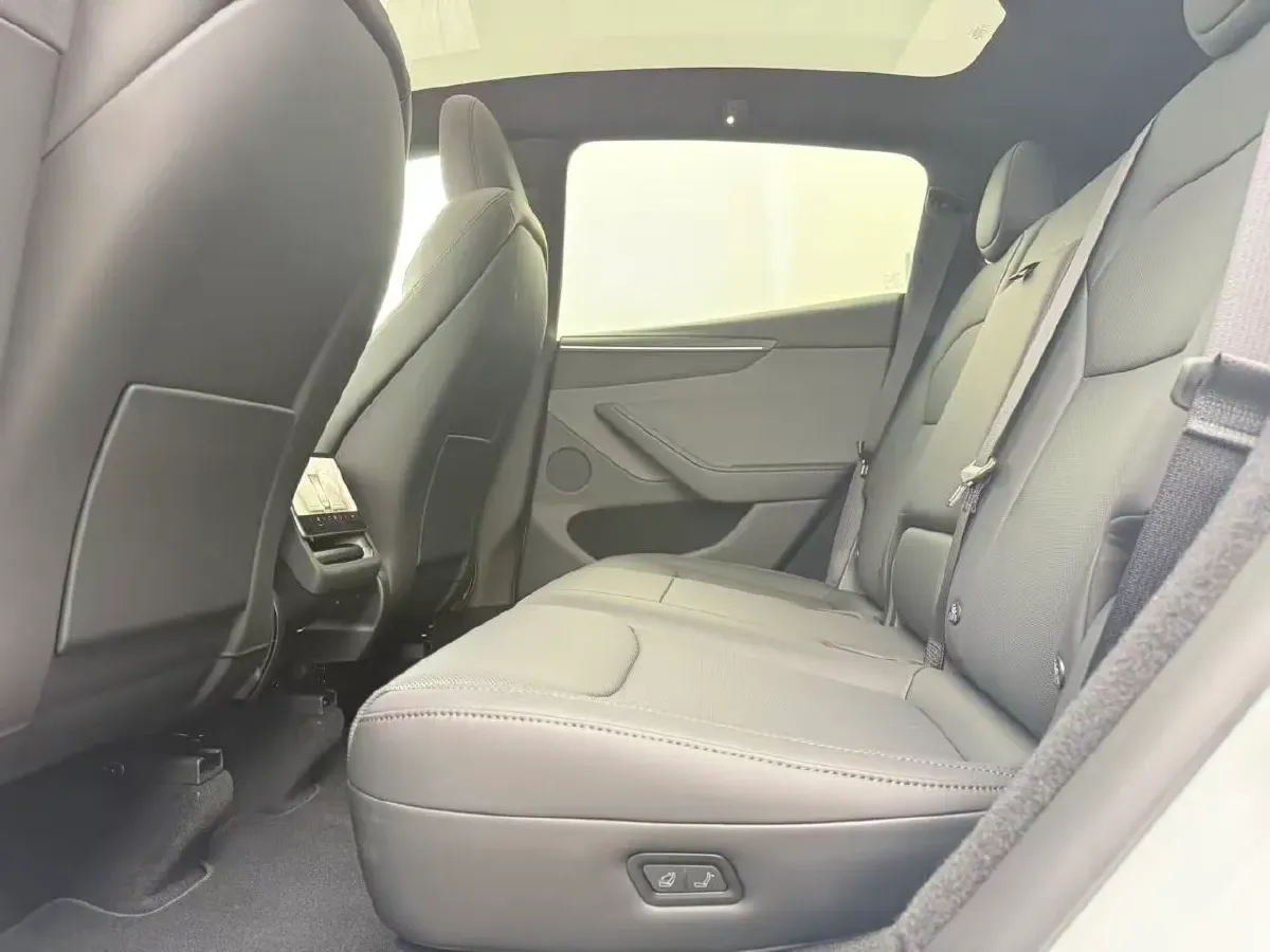 2026 Tesla Model Y BEV,autocango,china used car exporter,china ev exporter,chinese used car exporter,chinese used ev exporter