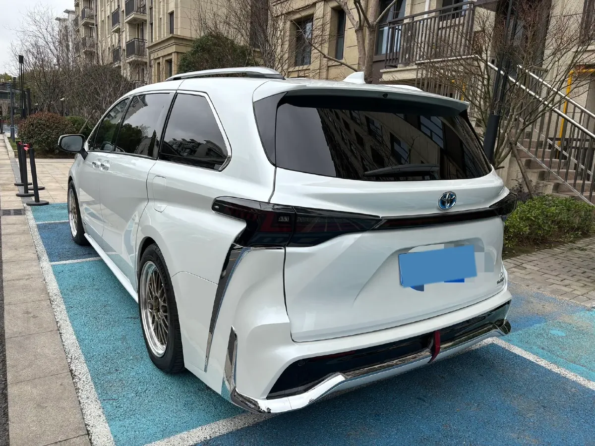 2023 Toyota Sienna 2.5L 189HP L4 E-CVT Hybrid,autocango,china used car exporter,china ev exporter,chinese used car exporter,chinese used ev exporter