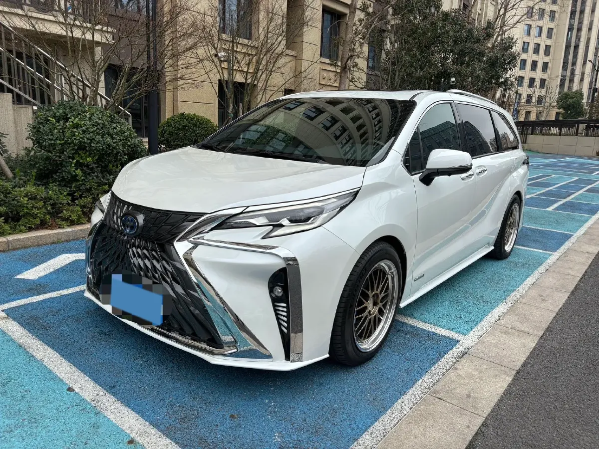 2023 Toyota Sienna 2.5L 189HP L4 E-CVT Hybrid,autocango,china used car exporter,china ev exporter,chinese used car exporter,chinese used ev exporter