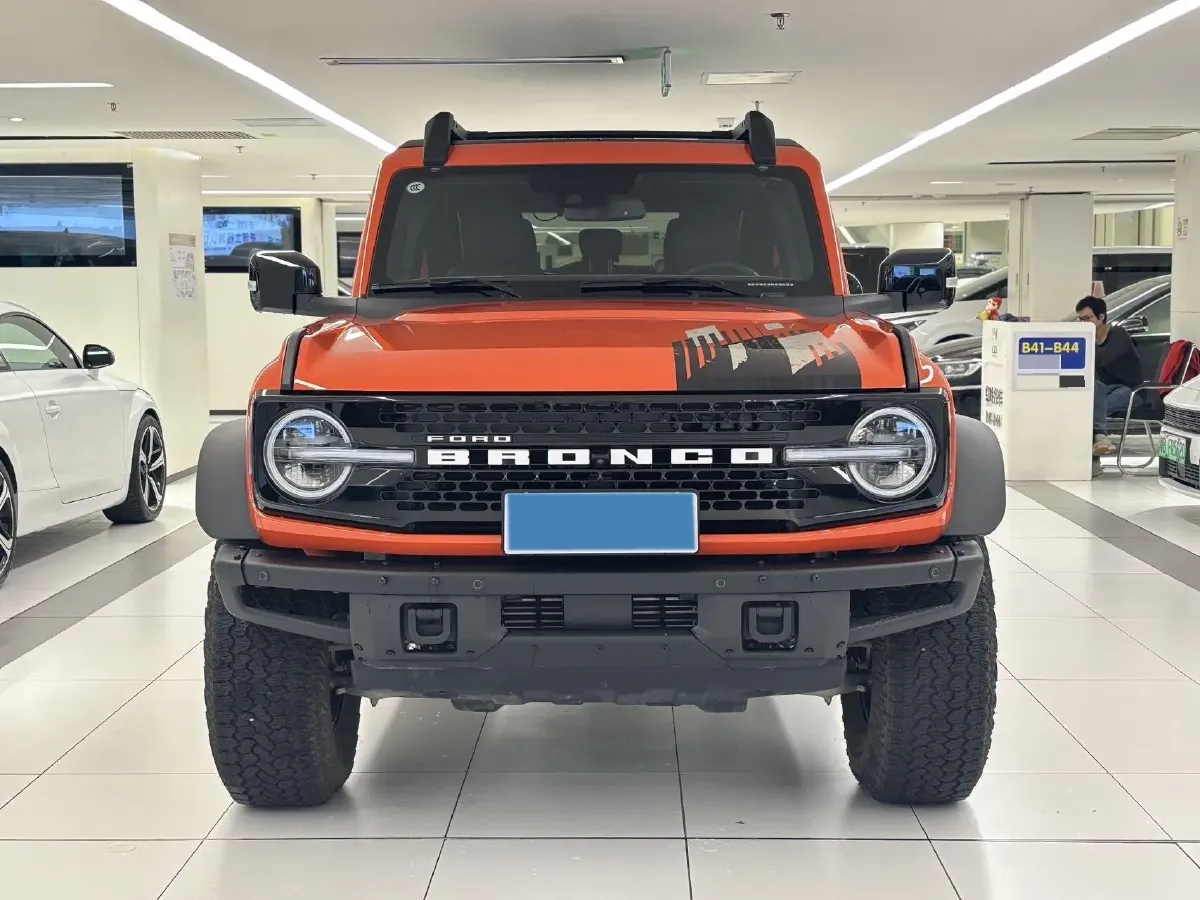 2025 Ford Bronco 2.3T 275HP L4 10AT,autocango,china used car exporter,china ev exporter,chinese used car exporter,chinese used ev exporter