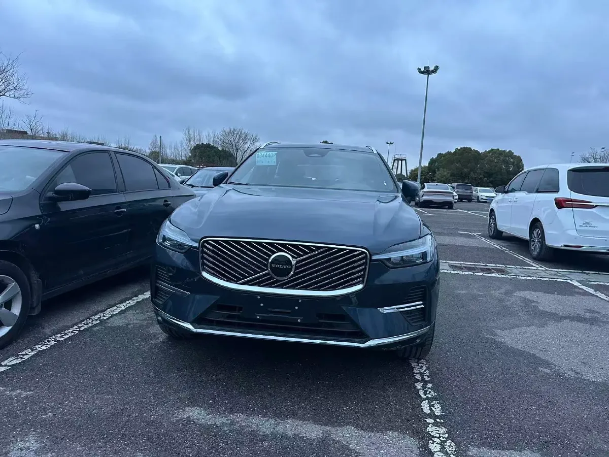 2026 Volvo XC60 2.0T 250HP L4 8AT,autocango,china used car exporter,china ev exporter,chinese used car exporter,chinese used ev exporter