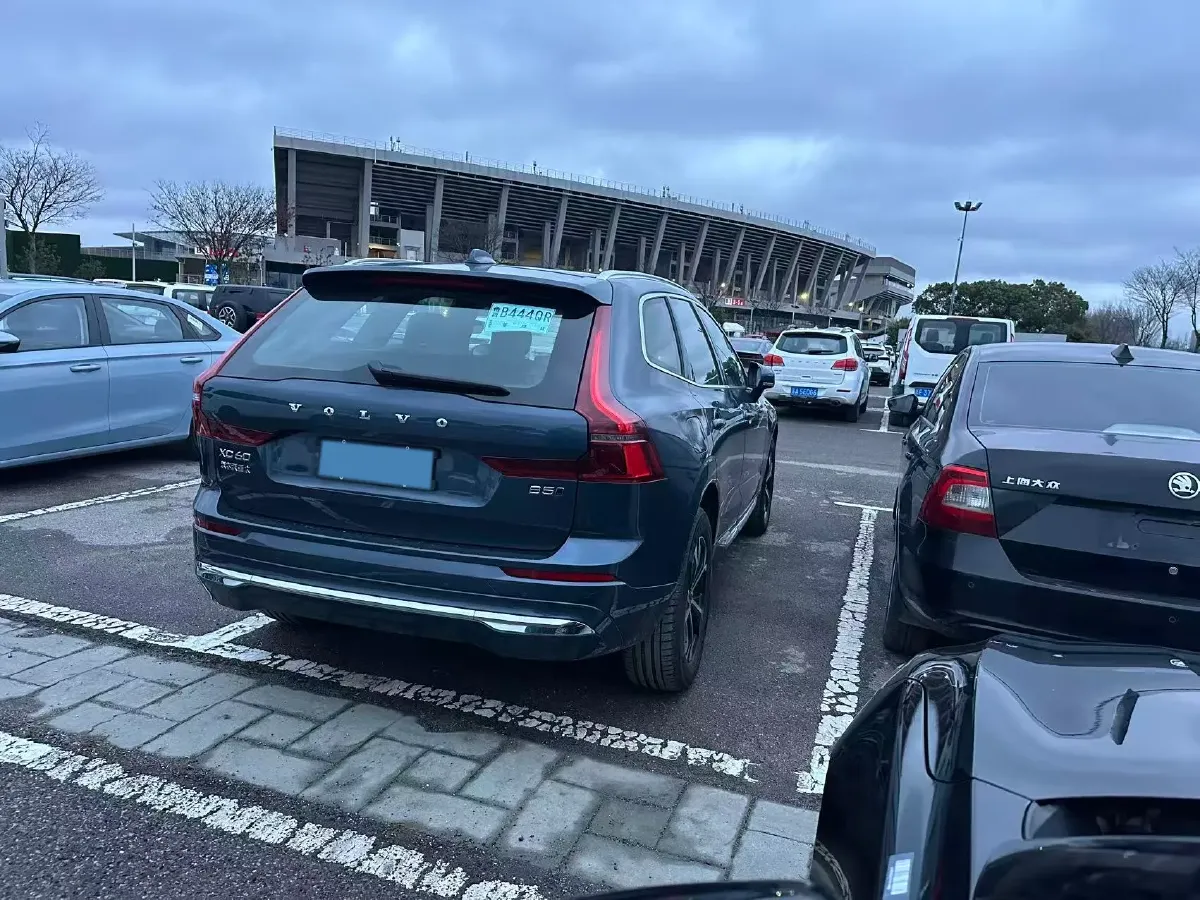 2026 Volvo XC60 2.0T 250HP L4 8AT,autocango,china used car exporter,china ev exporter,chinese used car exporter,chinese used ev exporter