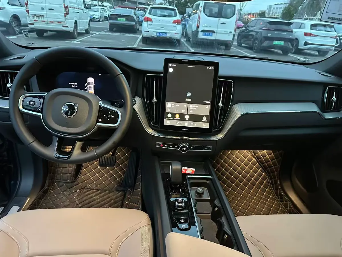 2026 Volvo XC60 2.0T 250HP L4 8AT,autocango,china used car exporter,china ev exporter,chinese used car exporter,chinese used ev exporter