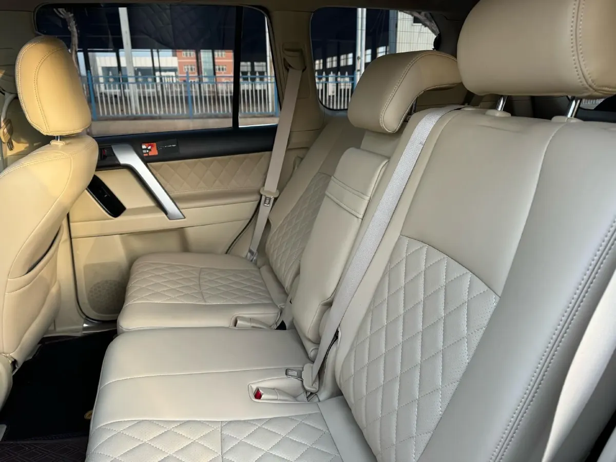 2015 Land Rover Range Rover Evoque 2.0T 241HP L4 9AT,autocango,china used car exporter,china ev exporter,chinese used car exporter,chinese used ev exporter