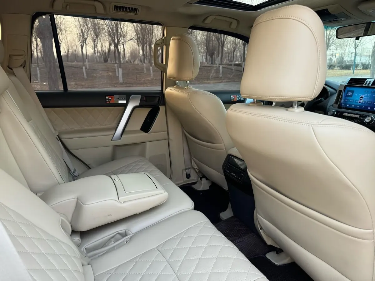 2015 Land Rover Range Rover Evoque 2.0T 241HP L4 9AT,autocango,china used car exporter,china ev exporter,chinese used car exporter,chinese used ev exporter