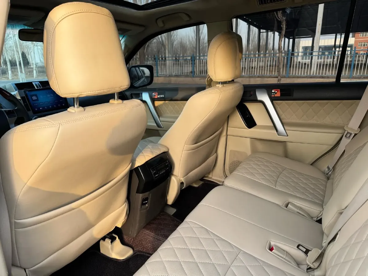 2015 Land Rover Range Rover Evoque 2.0T 241HP L4 9AT,autocango,china used car exporter,china ev exporter,chinese used car exporter,chinese used ev exporter