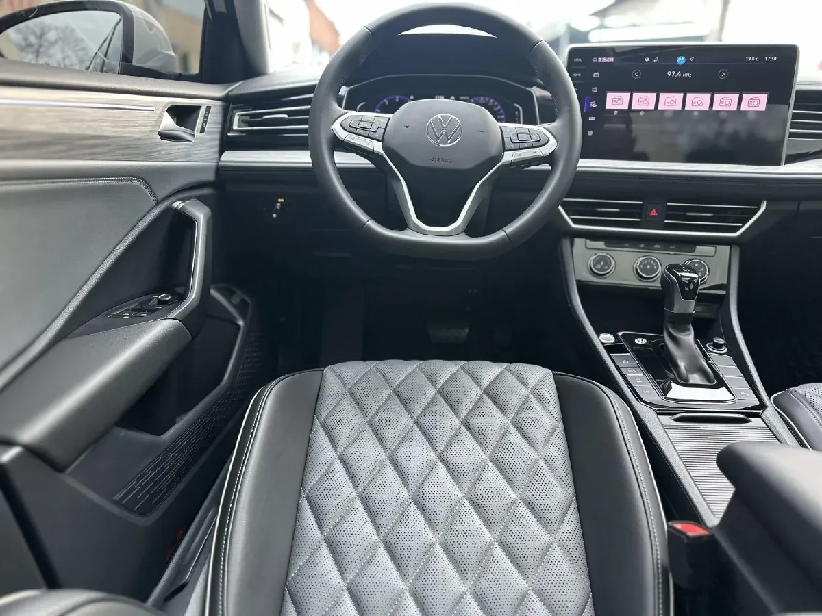 2024 Volkswagen Sagitar 1.5T 160HP L4 7DCT,autocango,china used car exporter,china ev exporter,chinese used car exporter,chinese used ev exporter