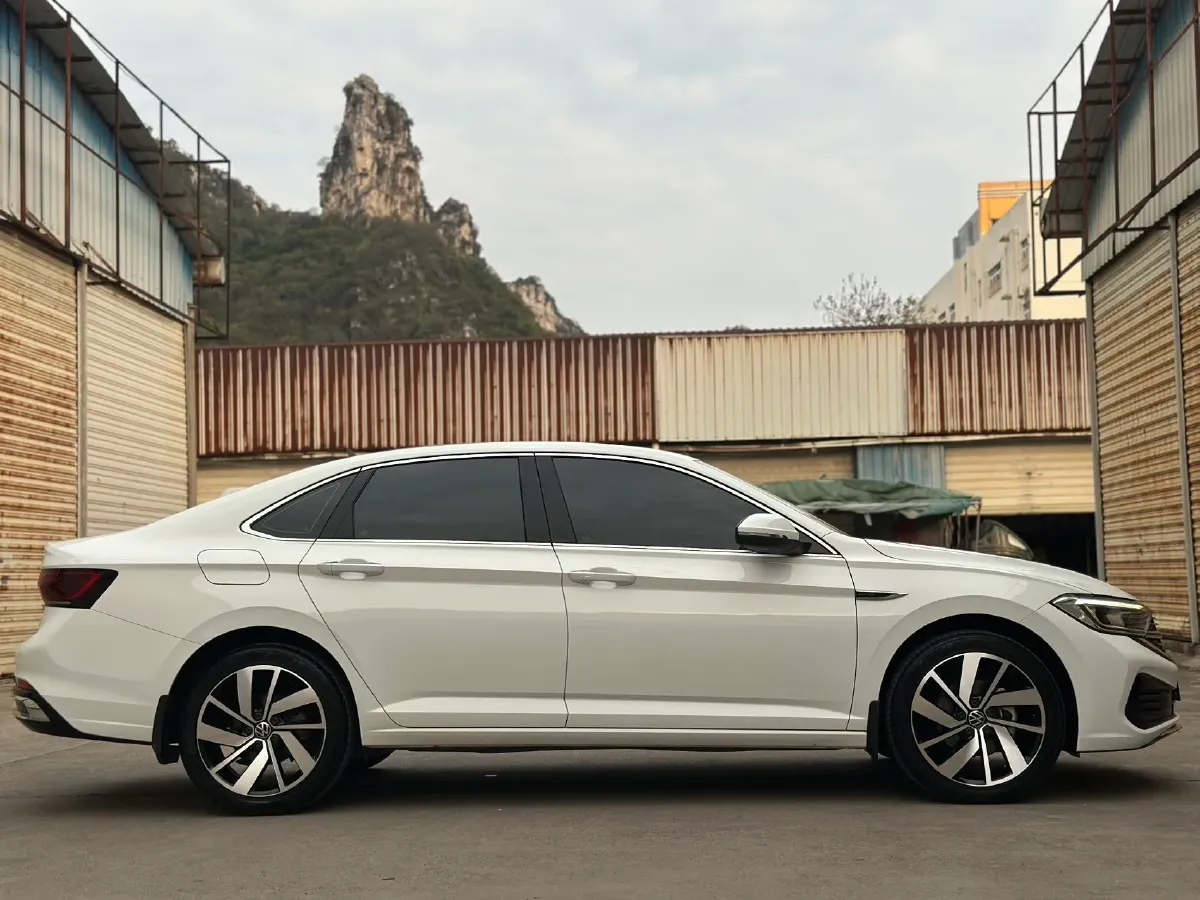 2024 Volkswagen Sagitar 1.5T 160HP L4 7DCT,autocango,china used car exporter,china ev exporter,chinese used car exporter,chinese used ev exporter