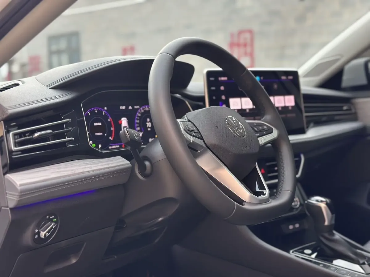 2024 Volkswagen Sagitar 1.5T 160HP L4 7DCT,autocango,china used car exporter,china ev exporter,chinese used car exporter,chinese used ev exporter