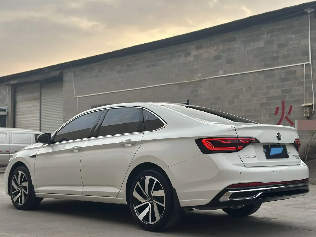 2024 Volkswagen Sagitar 1.5T 160HP L4 7DCT,autocango,china used car exporter,china ev exporter,chinese used car exporter,chinese used ev exporter