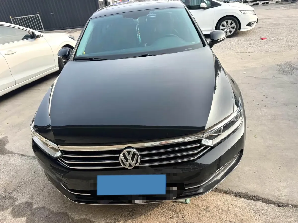 2019 Volkswagen Magotan 2.0T 186HP L4 7DCT,autocango,china used car exporter,china ev exporter,chinese used car exporter,chinese used ev exporter