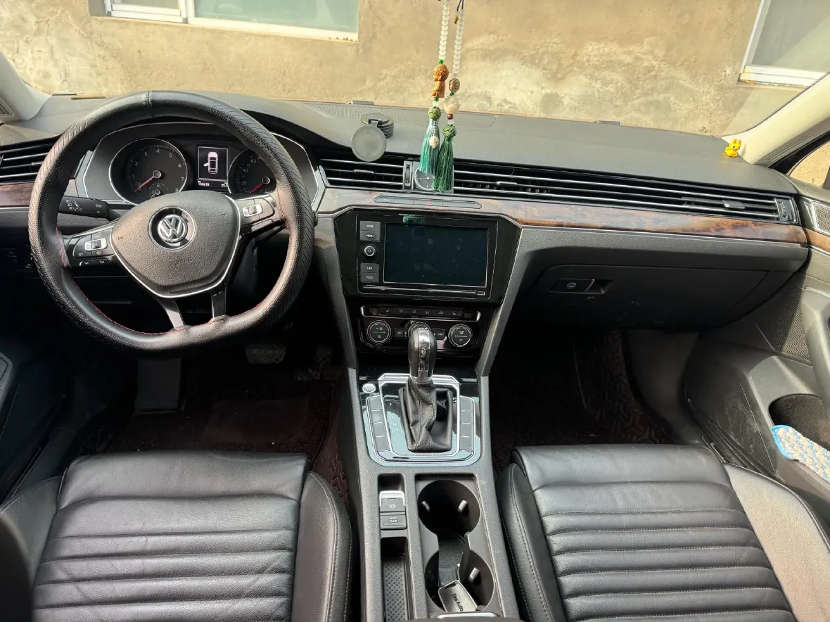 2019 Volkswagen Magotan 2.0T 186HP L4 7DCT,autocango,china used car exporter,china ev exporter,chinese used car exporter,chinese used ev exporter