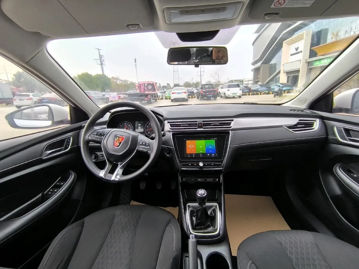 2019 Roewe i5 1.5L 120HP L4 5MT,autocango,china used car exporter,china ev exporter,chinese used car exporter,chinese used ev exporter