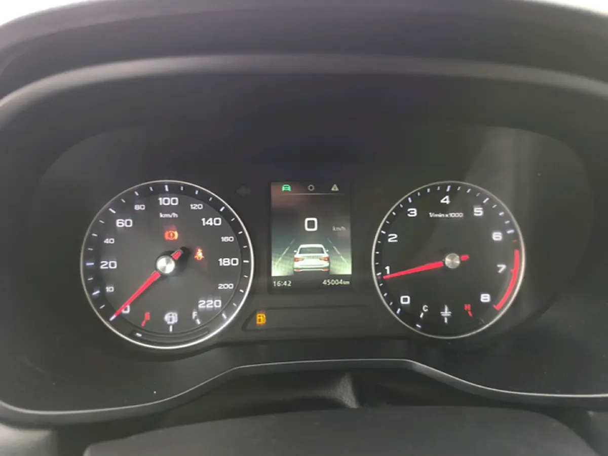 2019 Roewe i5 1.5L 120HP L4 5MT,autocango,china used car exporter,china ev exporter,chinese used car exporter,chinese used ev exporter