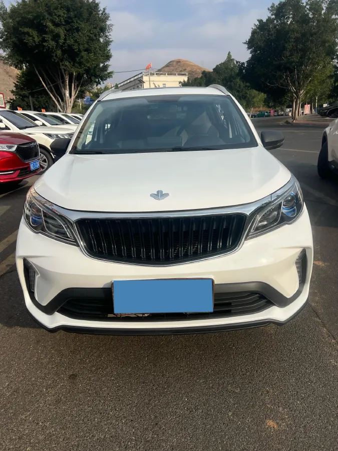 2022 Livan X3 PRO 1.5L 113HP L4 5MT,autocango,china used car exporter,china ev exporter,chinese used car exporter,chinese used ev exporter