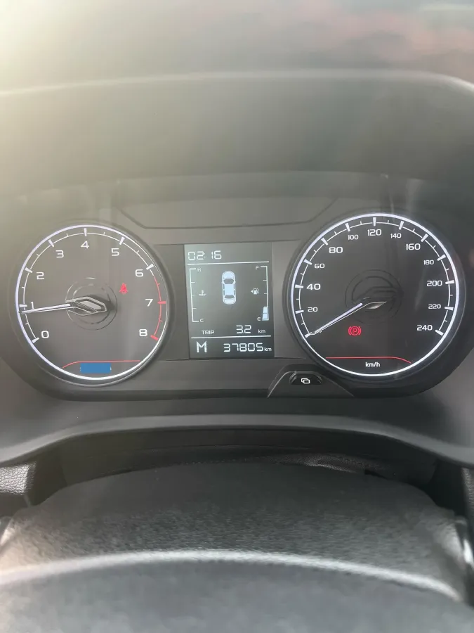 2022 Livan X3 PRO 1.5L 113HP L4 5MT,autocango,china used car exporter,china ev exporter,chinese used car exporter,chinese used ev exporter