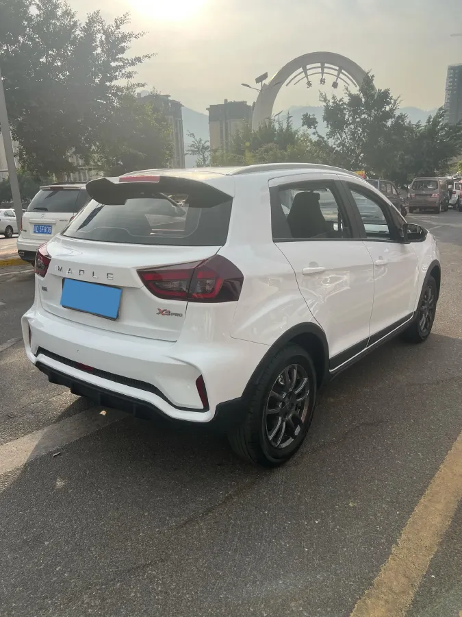 2022 Livan X3 PRO 1.5L 113HP L4 5MT,autocango,china used car exporter,china ev exporter,chinese used car exporter,chinese used ev exporter