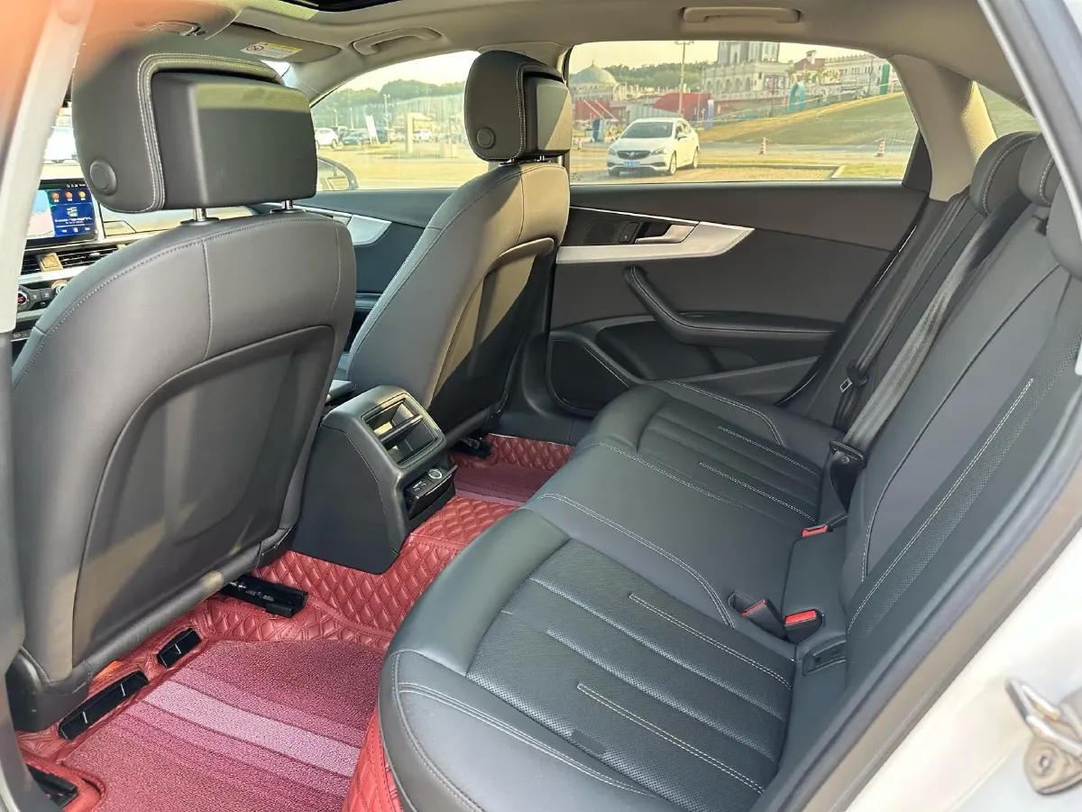 2020 Audi A4L 2.0T 190HP L4 7DCT,autocango,china used car exporter,china ev exporter,chinese used car exporter,chinese used ev exporter