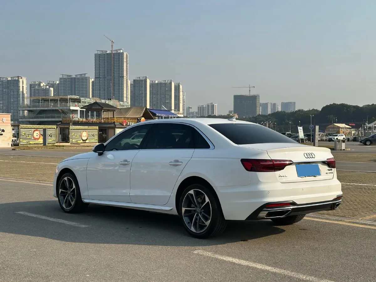 2020 Audi A4L 2.0T 190HP L4 7DCT,autocango,china used car exporter,china ev exporter,chinese used car exporter,chinese used ev exporter