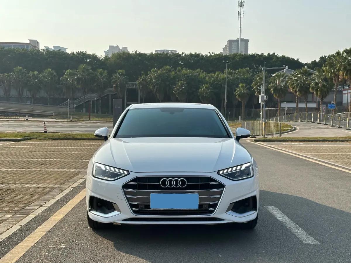 2020 Audi A4L 2.0T 190HP L4 7DCT,autocango,china used car exporter,china ev exporter,chinese used car exporter,chinese used ev exporter