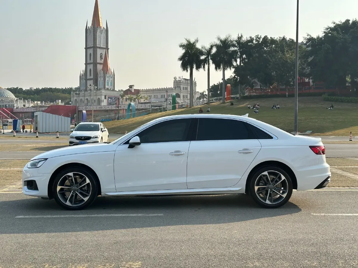 2020 Audi A4L 2.0T 190HP L4 7DCT,autocango,china used car exporter,china ev exporter,chinese used car exporter,chinese used ev exporter