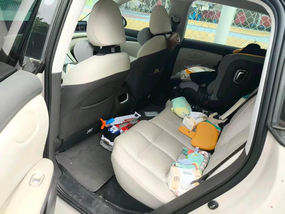 2023 IM LS6 BEV 100KWH,autocango,china used car exporter,china ev exporter,chinese used car exporter,chinese used ev exporter