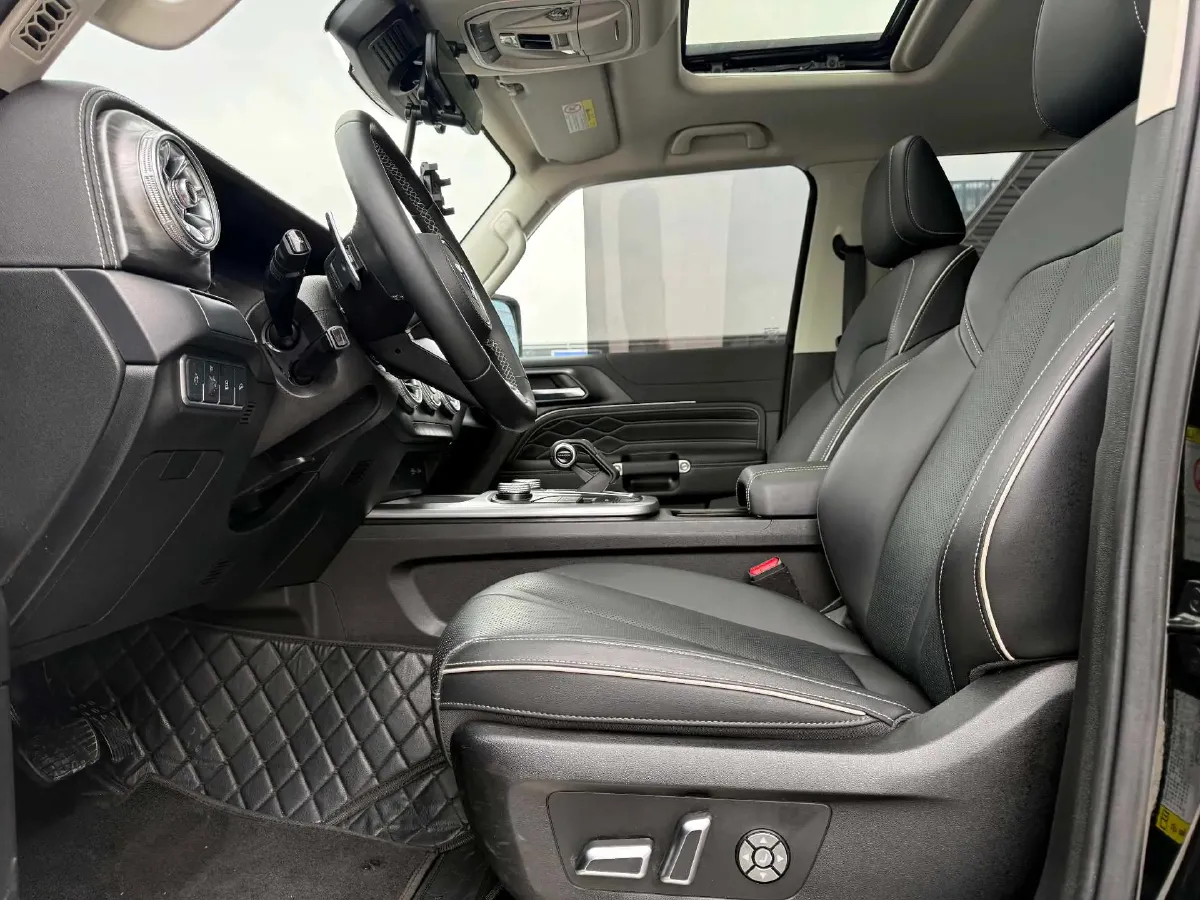 2024 Tank 300 2.0T 227HP L4 8AT,autocango,china used car exporter,china ev exporter,chinese used car exporter,chinese used ev exporter