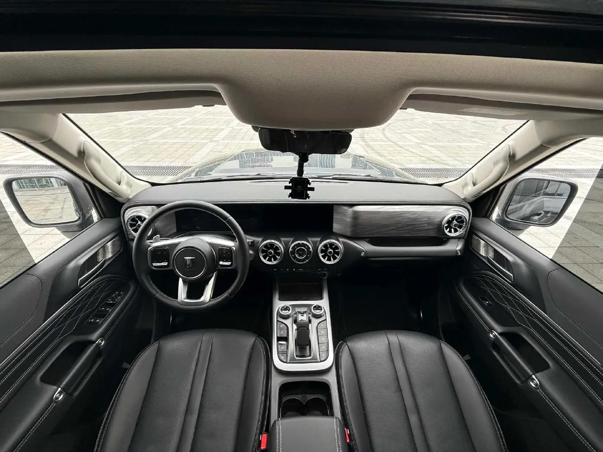 2024 Tank 300 2.0T 227HP L4 8AT,autocango,china used car exporter,china ev exporter,chinese used car exporter,chinese used ev exporter