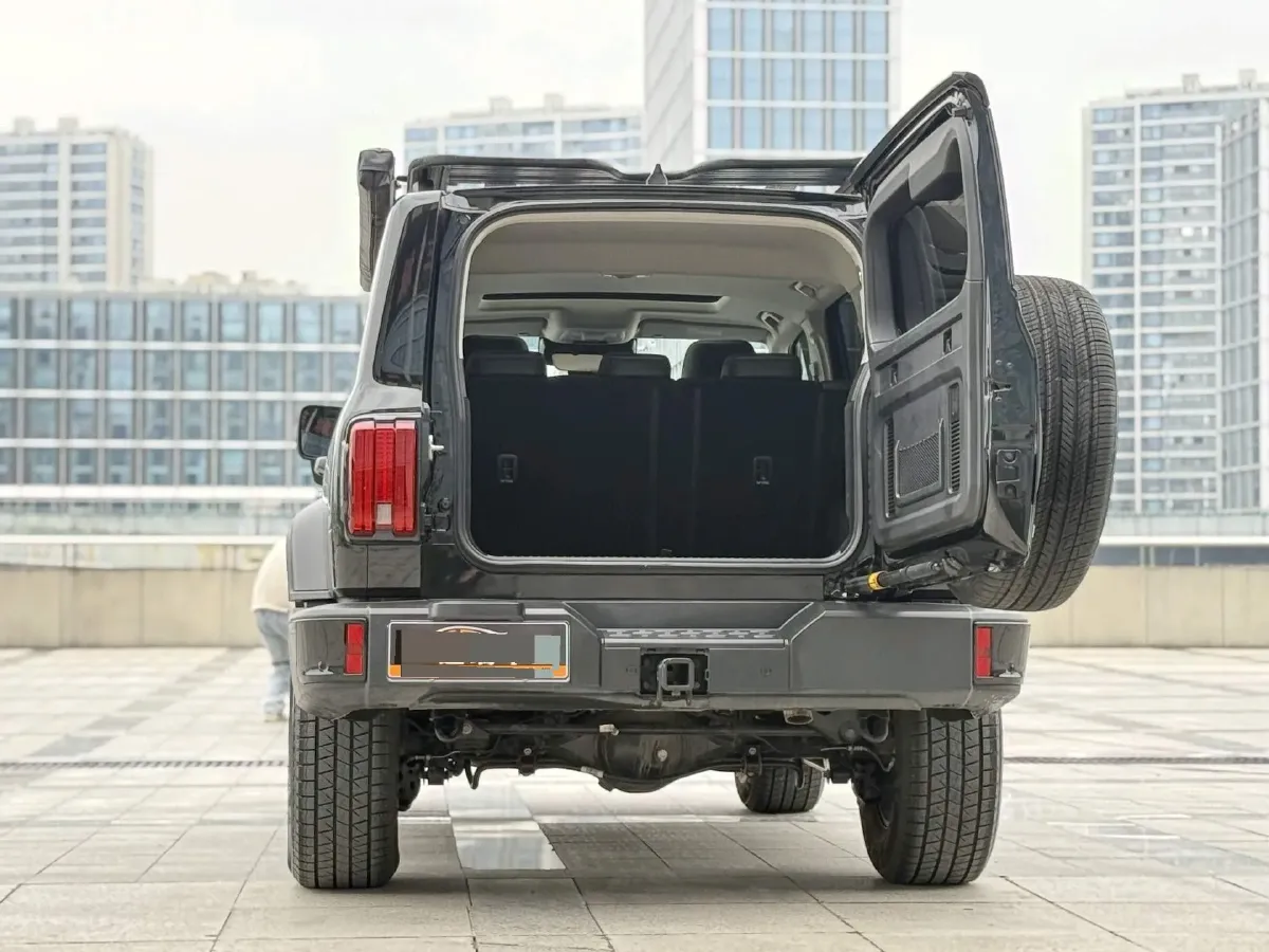 2024 Tank 300 2.0T 227HP L4 8AT,autocango,china used car exporter,china ev exporter,chinese used car exporter,chinese used ev exporter