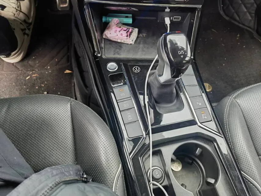 2023 Volkswagen Passat 2.0T 186HP L4 7DCT,autocango,china used car exporter,china ev exporter,chinese used car exporter,chinese used ev exporter