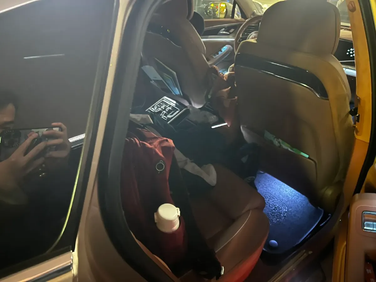 2020 HongQi H9 3.0T 283HP V6 7DCT,autocango,china used car exporter,china ev exporter,chinese used car exporter,chinese used ev exporter