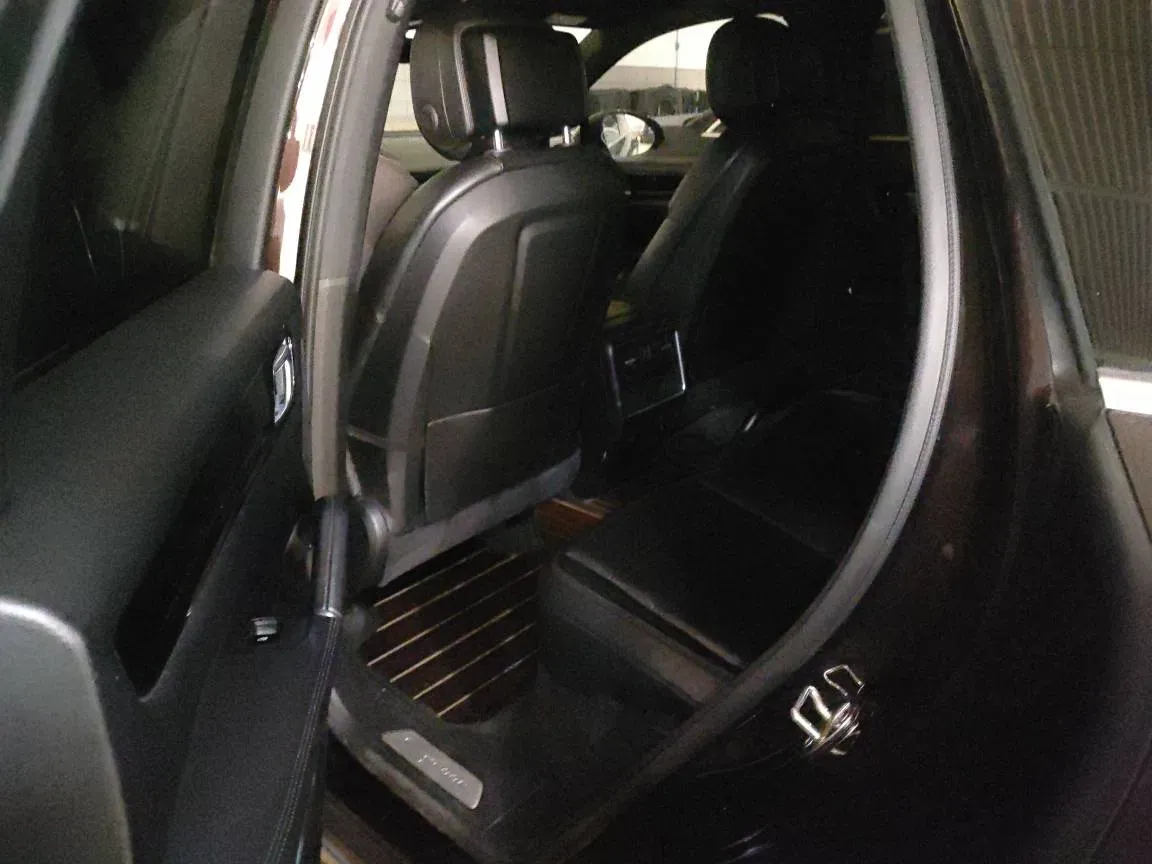 2019 Porsche Cayenne 2.0T 252HP L4 8AT PHEV 14.1KWH,autocango,china used car exporter,china ev exporter,chinese used car exporter,chinese used ev exporter