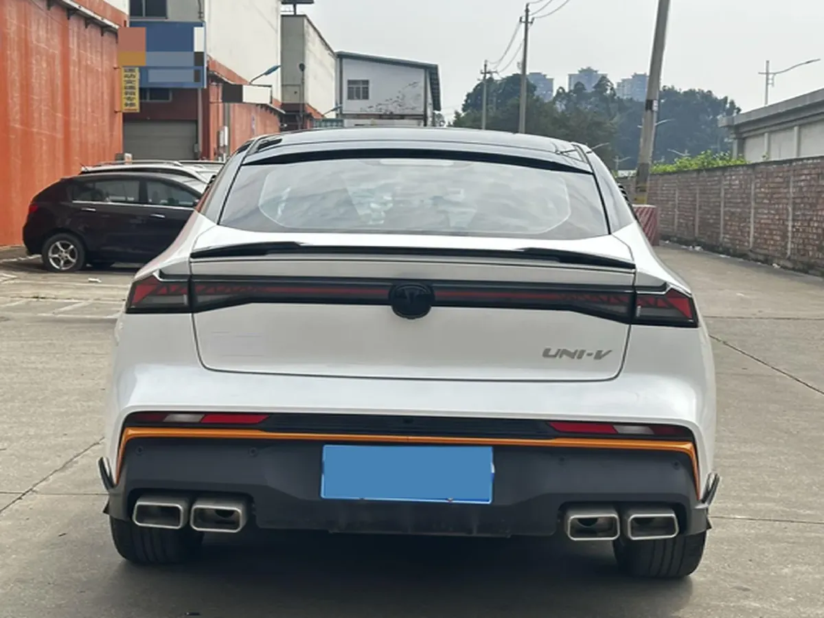 2024 ChangAn UNI-V 1.5T 188HP L4 7DCT,autocango,china used car exporter,china ev exporter,chinese used car exporter,chinese used ev exporter
