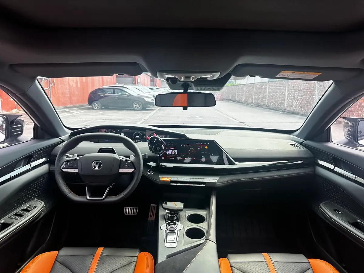 2024 ChangAn UNI-V 1.5T 188HP L4 7DCT,autocango,china used car exporter,china ev exporter,chinese used car exporter,chinese used ev exporter