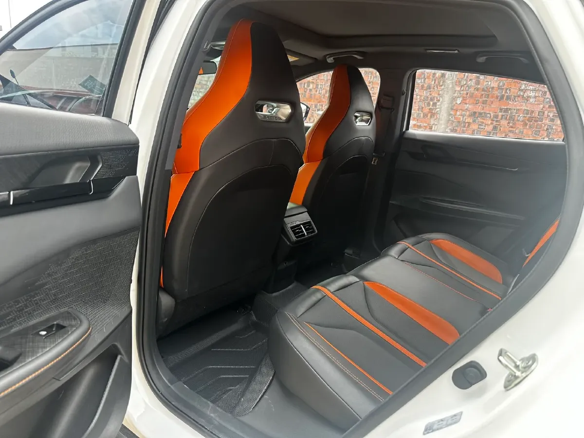 2024 ChangAn UNI-V 1.5T 188HP L4 7DCT,autocango,china used car exporter,china ev exporter,chinese used car exporter,chinese used ev exporter