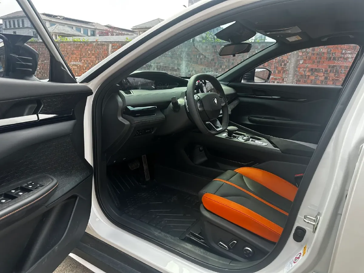 2024 ChangAn UNI-V 1.5T 188HP L4 7DCT,autocango,china used car exporter,china ev exporter,chinese used car exporter,chinese used ev exporter